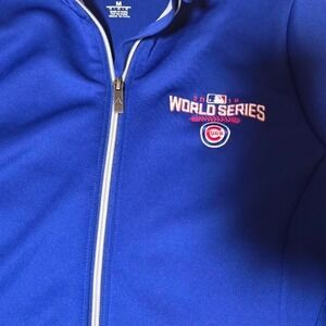 Ladies Cubs Zip Up size Medium
